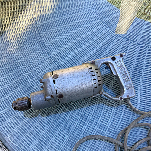 Vintage working wolf - vintage,