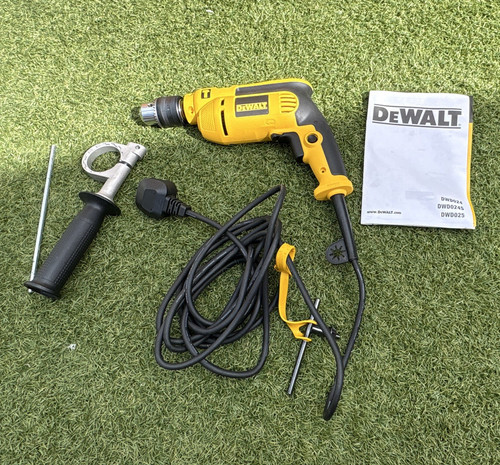 Dewalt dwd024 701w 230v - dewalt,